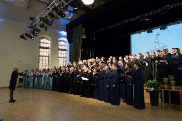 Į Raudondvarį grįžo mišrių chorų konkursas