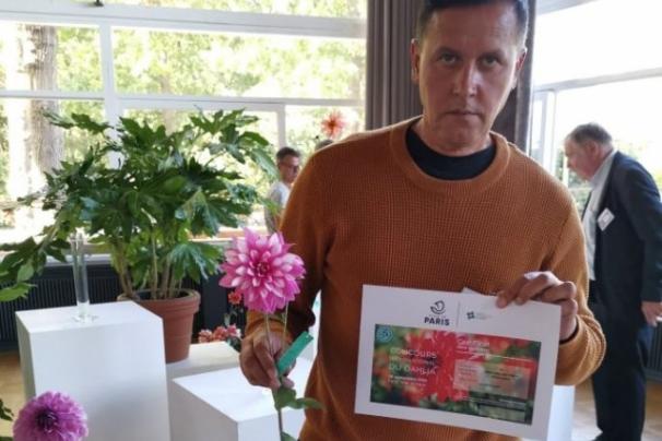 VDU Botanikos sode išvesta jurginų veislė sužavėjo Paryžių